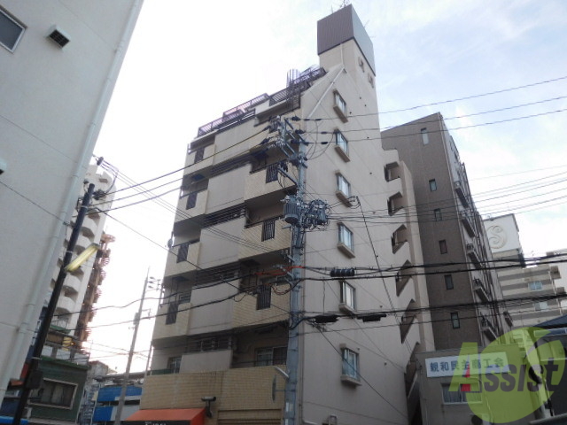 建物外観　ずっしりと重厚感あるマンションです