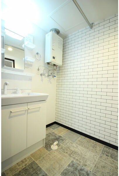 洗面設備　シャワードレッサー付きです！