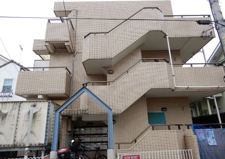 建物外観　経済的な都市ガス仕様のマンションです。