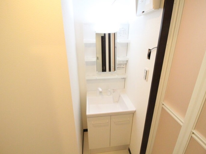 洗面設備　内装は同建物のイメージです。