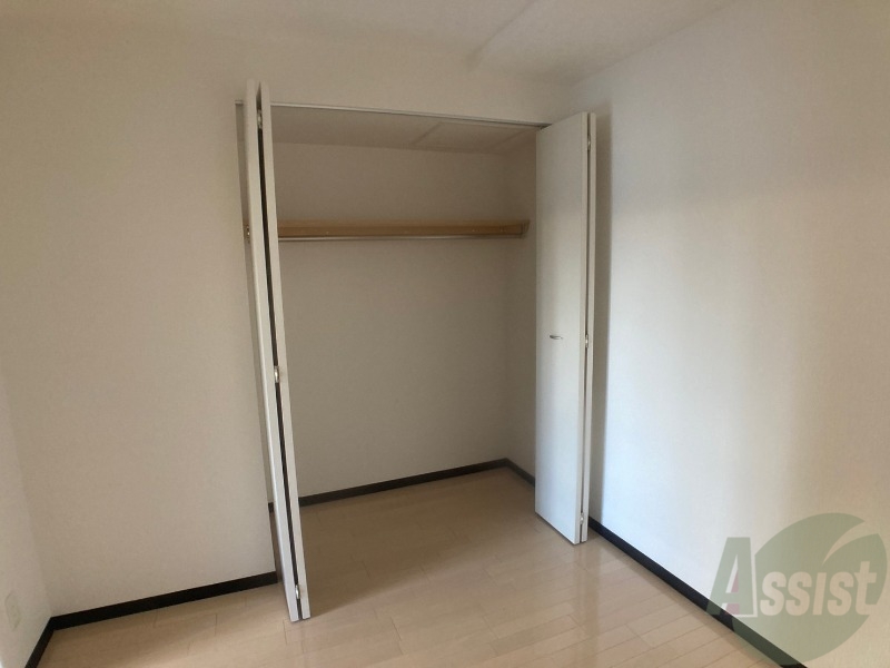 収納　寝室の収納です。部屋がすっきり片付きます。