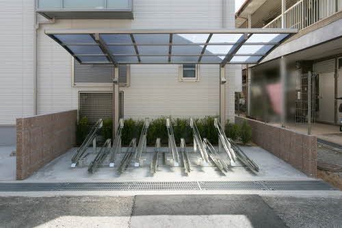 建物外観　駐輪場