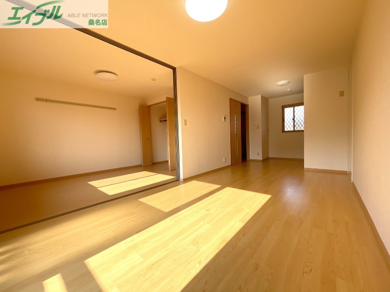 居室・リビング　反転タイプ参考写真