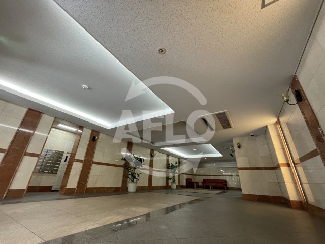 ロビー　リーガル江戸堀　高級感あふれる外観