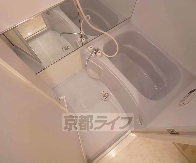 バス・シャワールーム　ゆったりセパレート、浴室乾燥機付です。