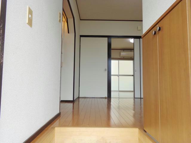 居室・リビング　玄関