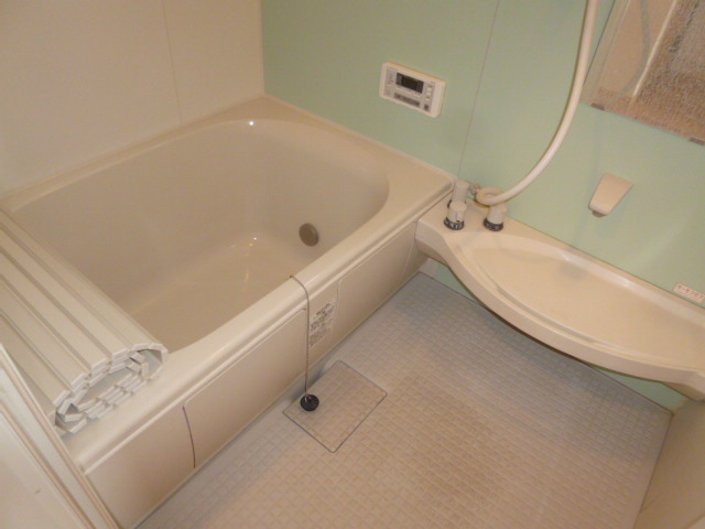 バス・シャワールーム　追い焚きバス