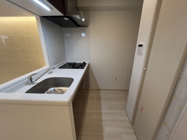 キッチン　写真は、他部屋の反転間取りです。(現況優先)