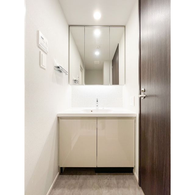 洗面設備　脱衣スペースもあります