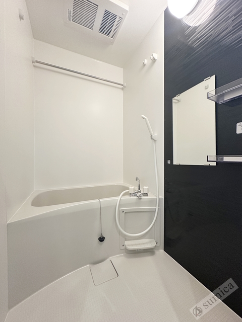 バス・シャワールーム　浴室暖房乾燥機付きバスルームです♪