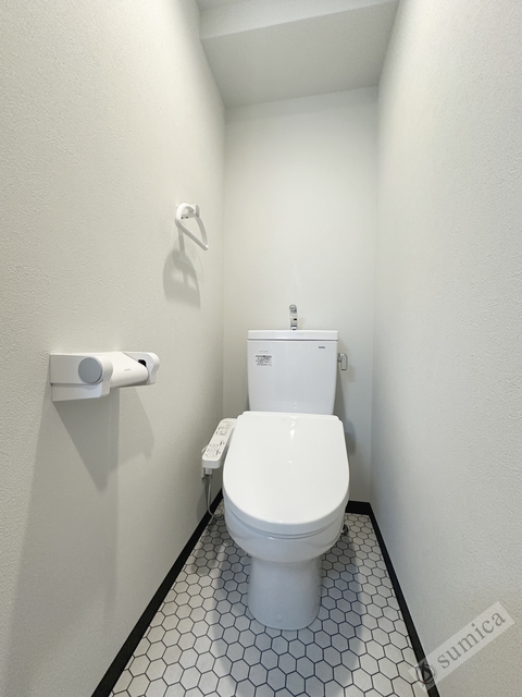 トイレ　温水洗浄便座付き♪♪