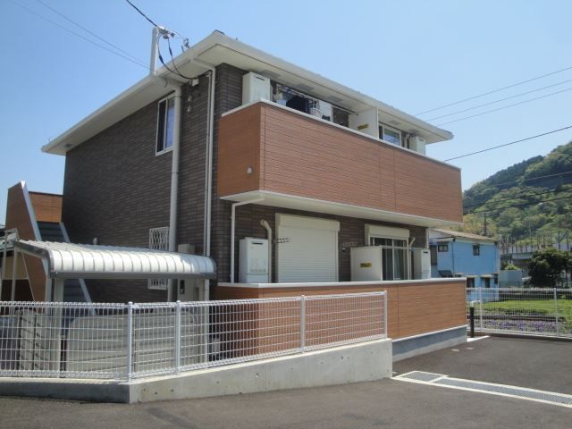 建物外観　住環境良好