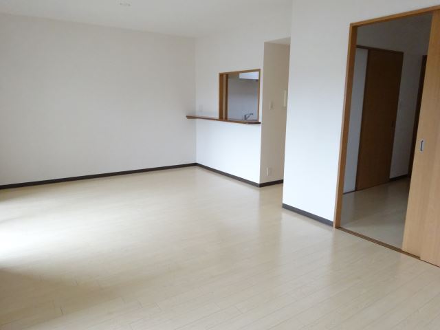 居室・リビング　きれいなフローリングです