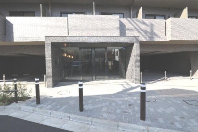 エントランス　ゆとりのあるエントランスです