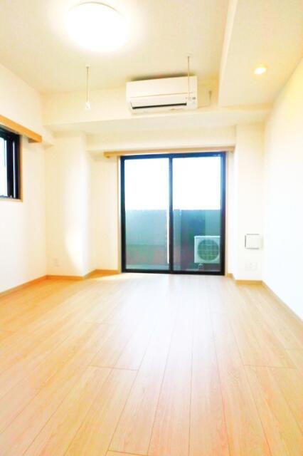 居室・リビング　コンパクトで使いやすい洋室です