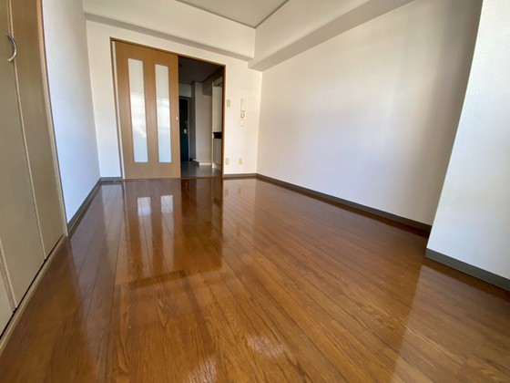 居室・リビング　※別号室の写真です。