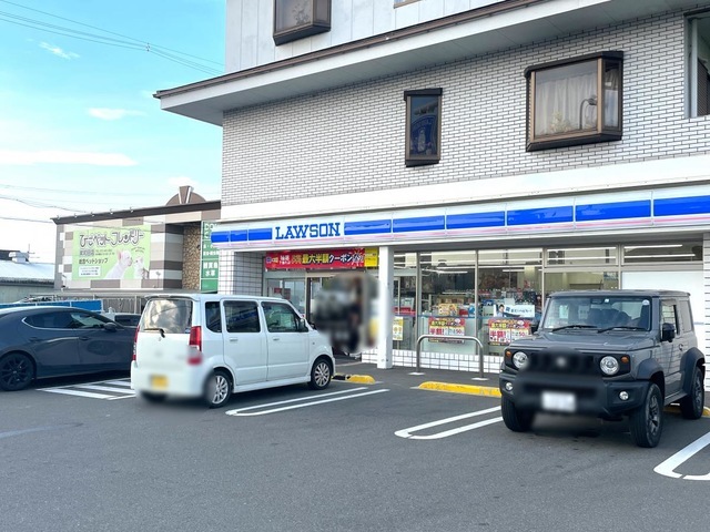 コンビニ　ローソン岸和田田治米店（コンビニ）まで475m