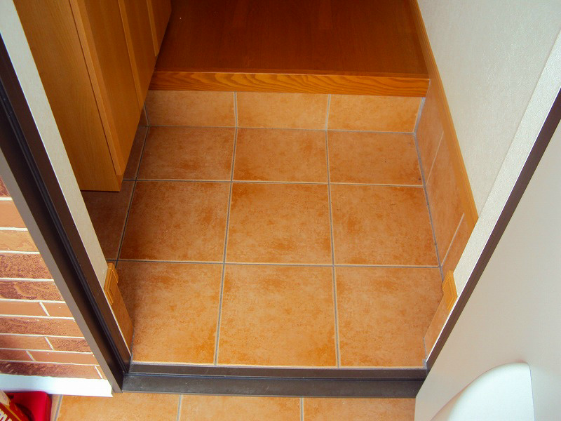 玄関　明るいレンガ調の玄関