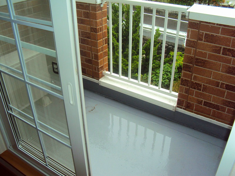 バルコニー　ゆったりベランダ