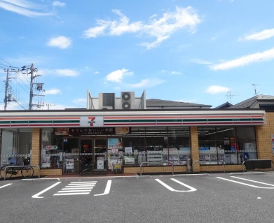コンビニ　セブンイレブン 足立西新井5丁目店（コンビニ）まで673m