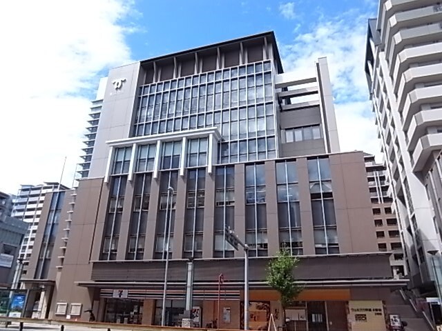 役所　神戸市灘区役所（役所）まで2049m