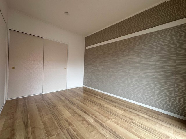 その他部屋・スペース　南東向き洋室6帖☆収納スペースがあります♪荷物を収納できてお