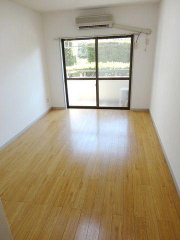 居室・リビング　フローリング