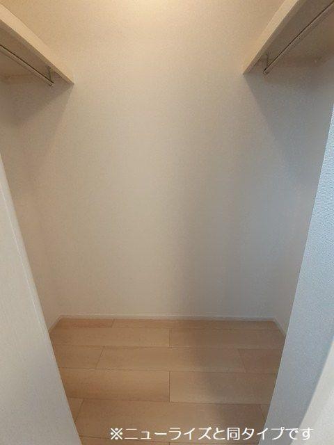 収納　ウォークインクローゼット