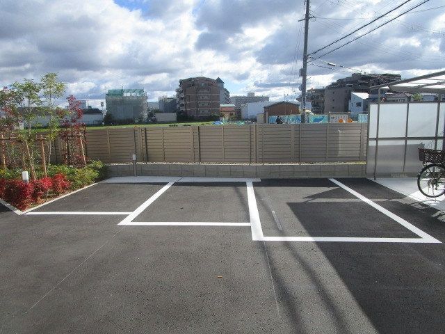 駐車場　駐車場