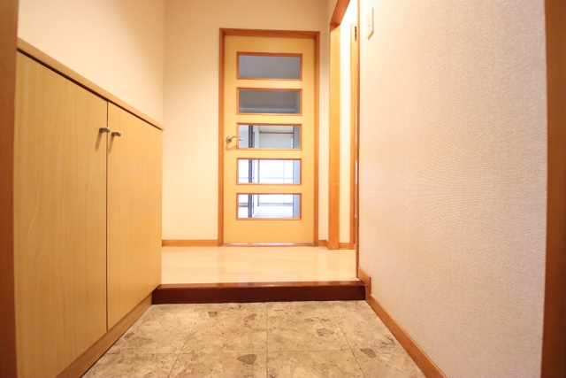 玄関　※別室の参考写真の為、現況優先です。