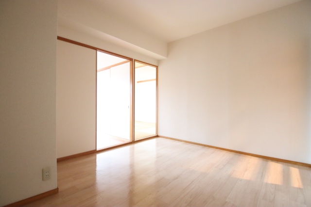 居室・リビング　※別室の参考写真の為、現況優先です。