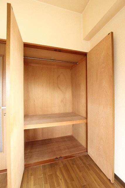 収納　同物件別号室のものです。