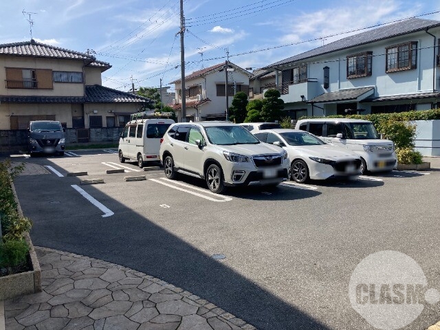 駐車場　敷地内駐車場