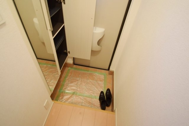 玄関　下駄箱付きの玄関です