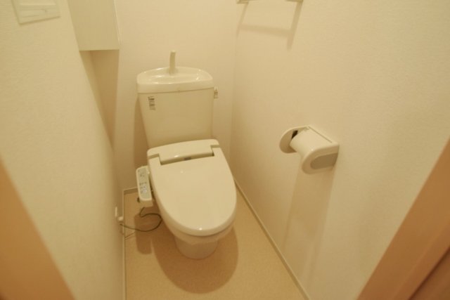 トイレ　ウォシュレット付きです