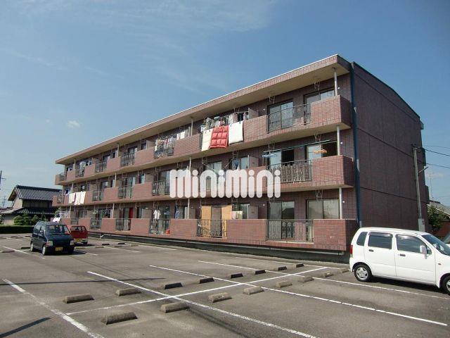 建物外観　重厚感あるタイル張り