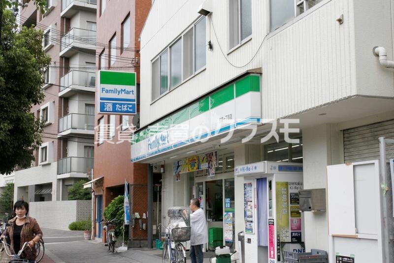コンビニ　ファミリーマート泉尾一丁目店（コンビニ）まで70m