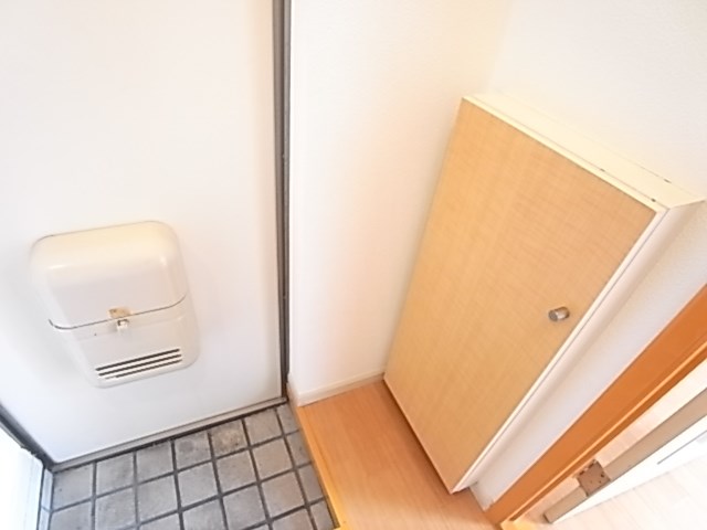 玄関　同仕様別部屋