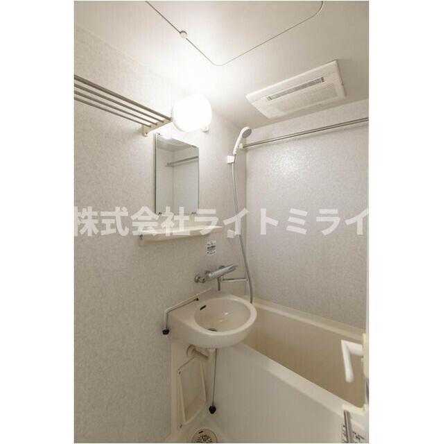 バス・シャワールーム　※同タイプ写真転用?