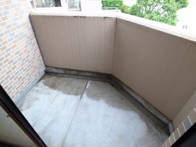 バルコニー　写真は別号室タイプになります。