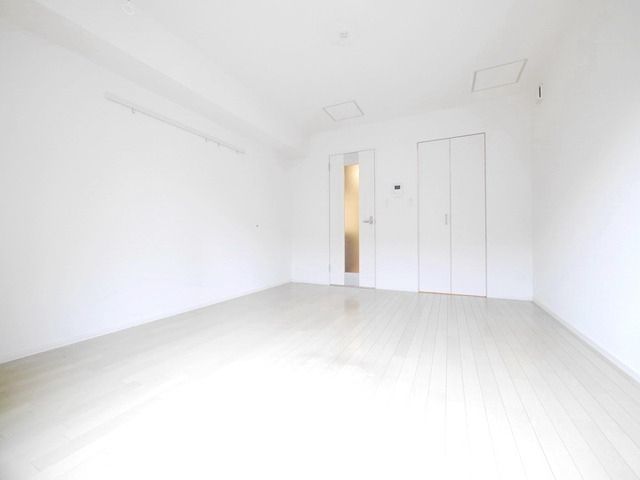 その他部屋・スペース　★フローリングの明るいお部屋★