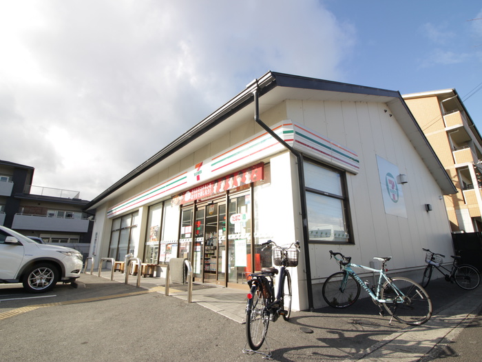 コンビニ　セブンイレブン京都川島店（コンビニ）まで450m
