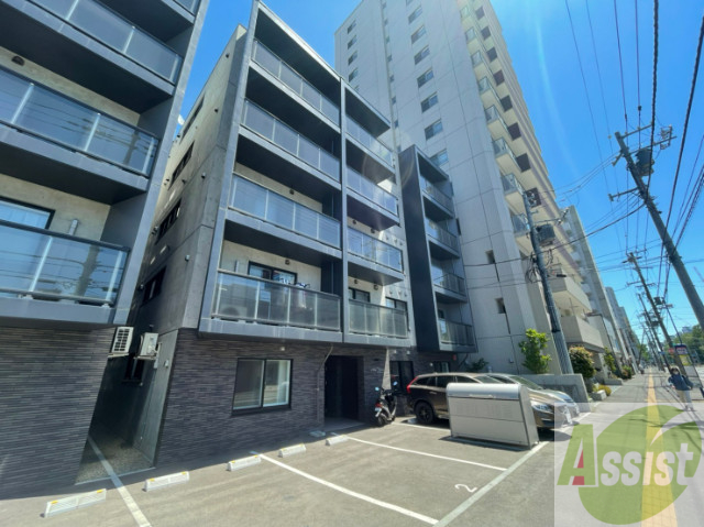建物外観　札幌市東区北１４条東「Ａｌｔａ　Ｍａｒｅａｇ北大前」