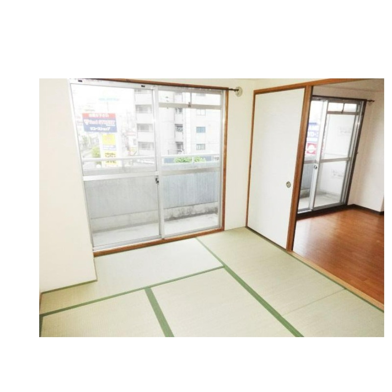 その他部屋・スペース　窓からの光を存分に取り入れて下さい♪
