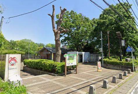 公園　東柏ケ谷近隣公園（公園）まで747m