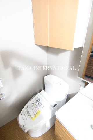 トイレ　反転タイプのお部屋の写真です