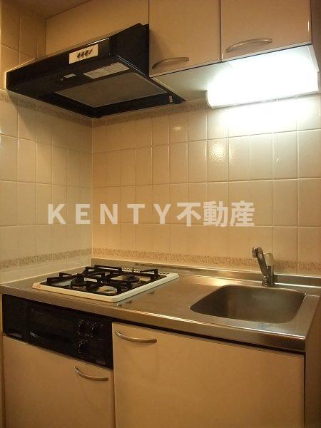 キッチン　コンパクトなキッチンで掃除もラクラク