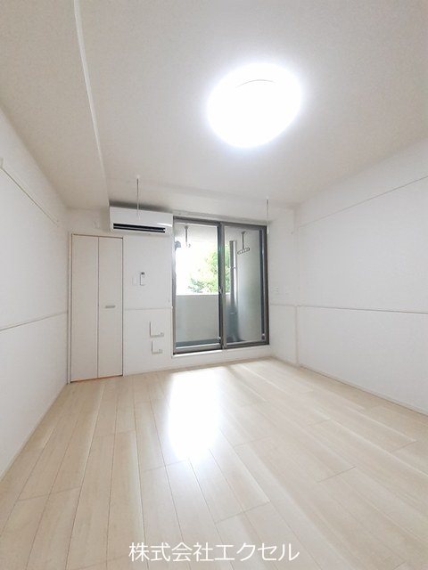 居室・リビング　日当たり良好で、明るいお部屋です。