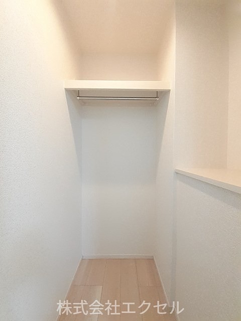 収納　クローゼットが2箇所あります。