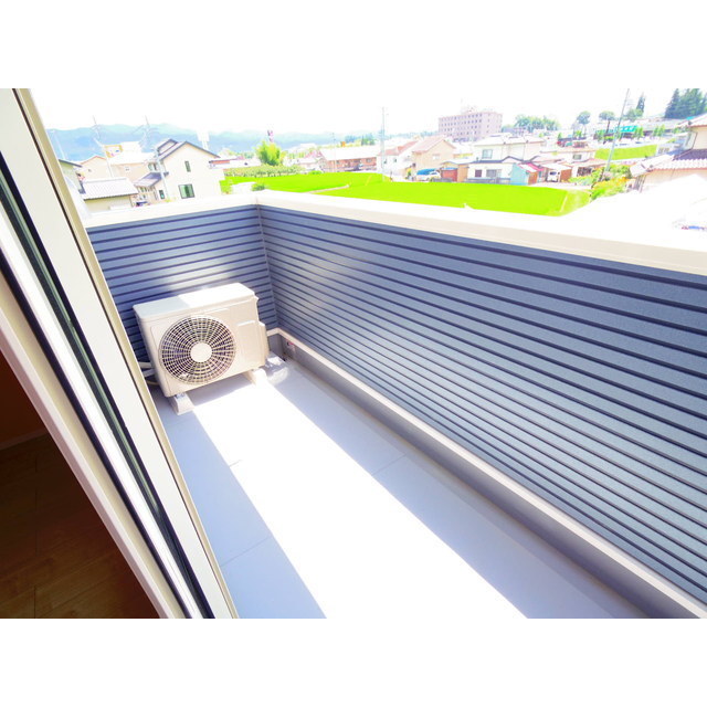 バルコニー　同型角部屋写真使用中